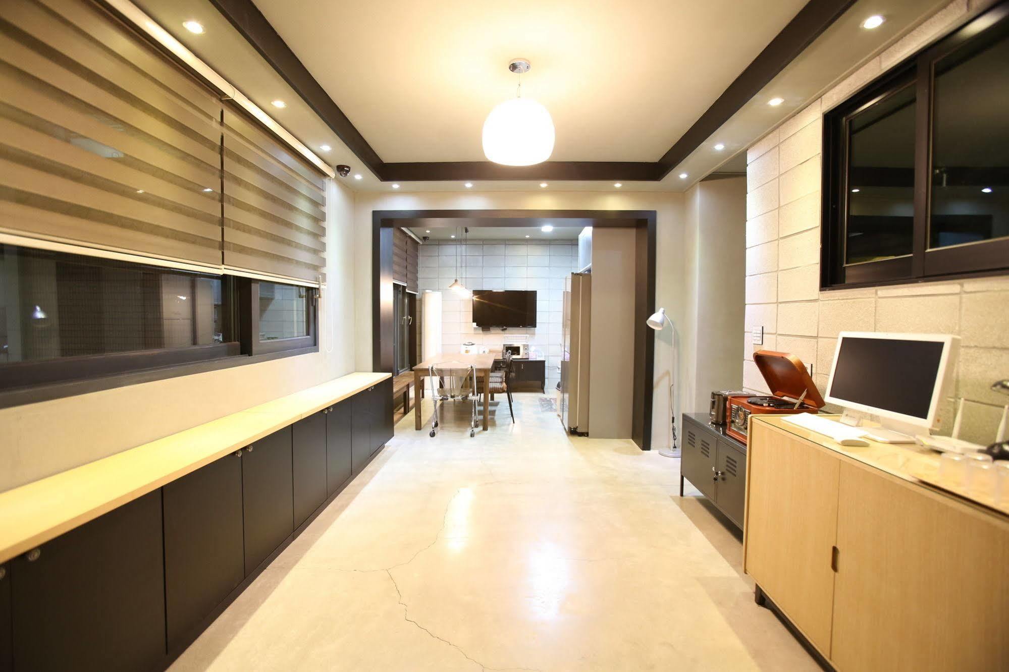 24 Guesthouse Garosugil - Gangnam Séoul Extérieur photo